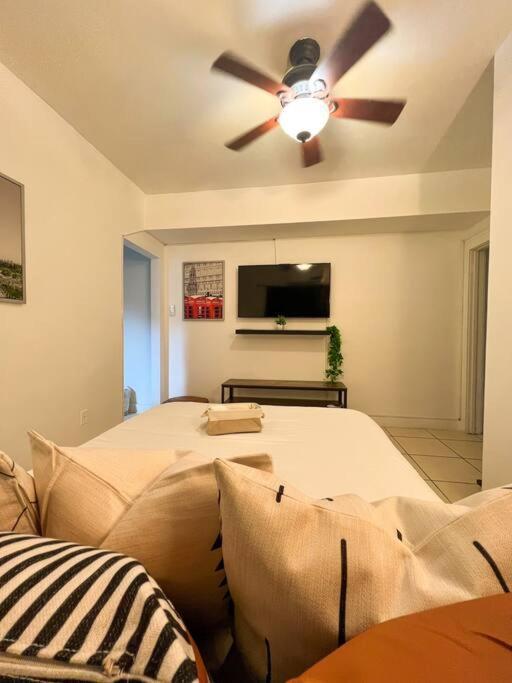 Cozy 1-Bedroom Rental In ميامي المظهر الخارجي الصورة