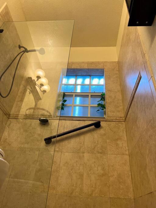 Cozy 1-Bedroom Rental In ميامي المظهر الخارجي الصورة