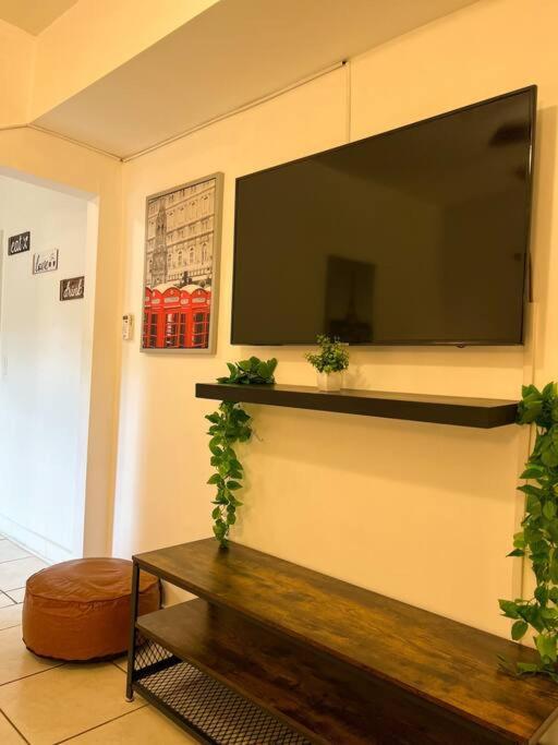 Cozy 1-Bedroom Rental In ميامي المظهر الخارجي الصورة